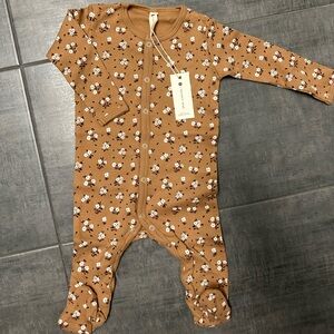 Quincy Mae copper floral footie size 6-12m BNWT